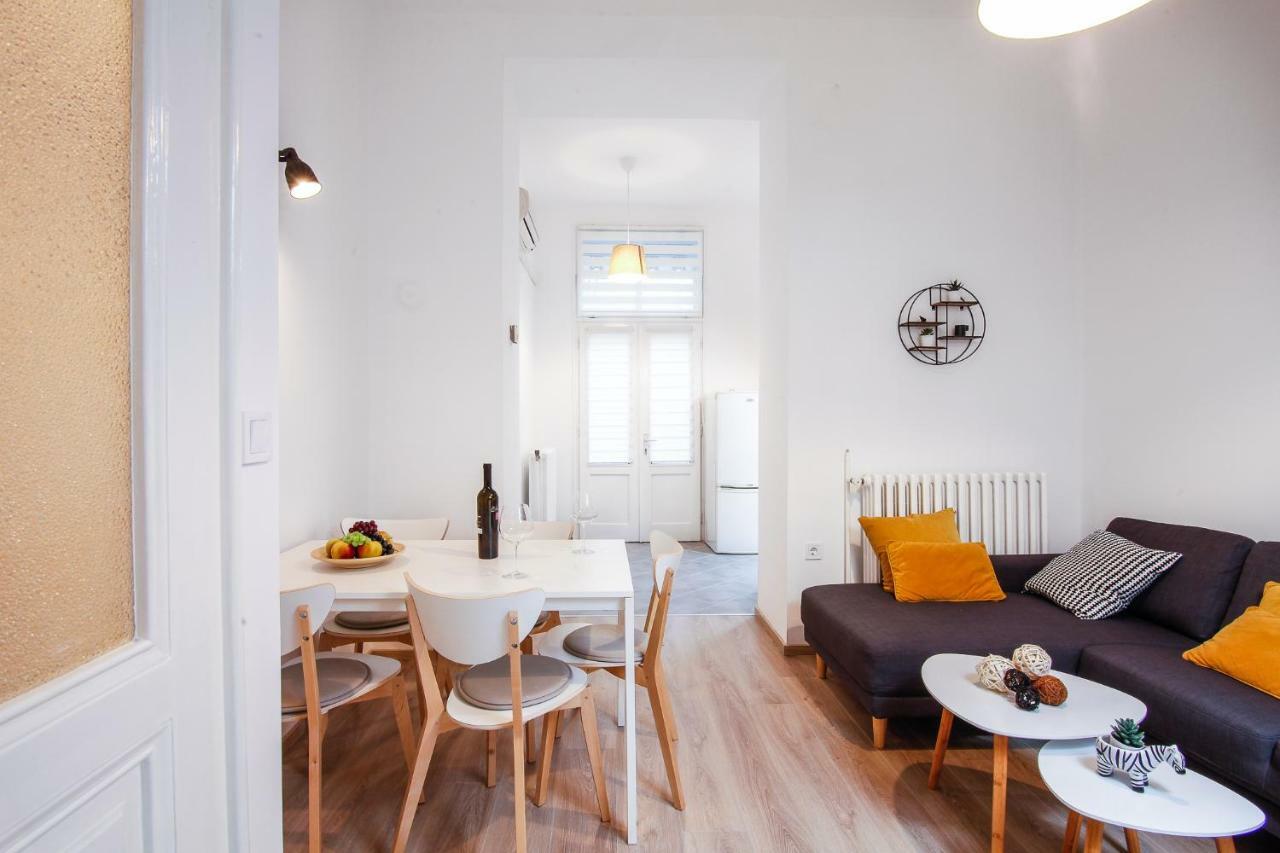 Apartment Kensi*** Póla Kültér fotó